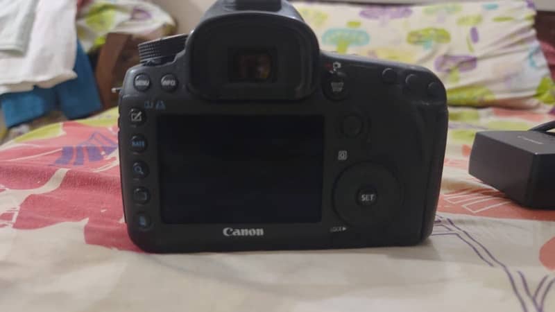 Canon EOS 5D Mark III - Full Frame DSLR Camera 0