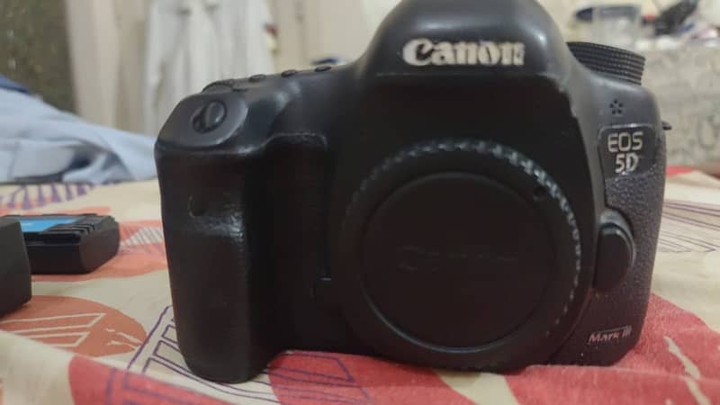 Canon EOS 5D Mark III - Full Frame DSLR Camera 2