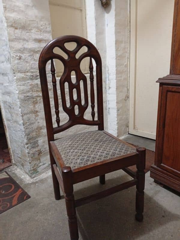 small size dining table with 2 chairs 3