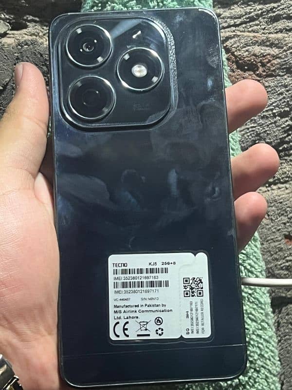 Tecno spark 20 4