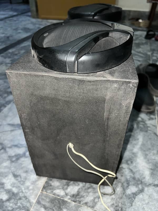 Brand new kenwood speaker with buffer 8