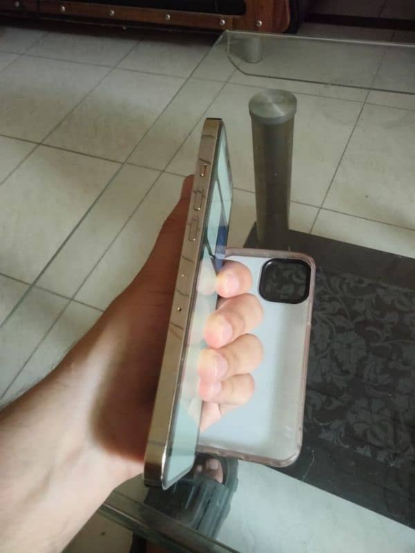 Iphone 12 pro max  Factory unlocked  256gb gold 4