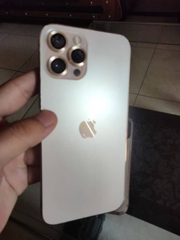 Iphone 12 pro max  Factory unlocked  256gb gold 6