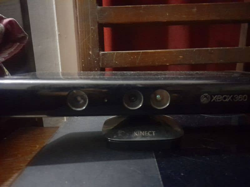 Xbox 360 Ultra Slim Kinnect with 3 games 3