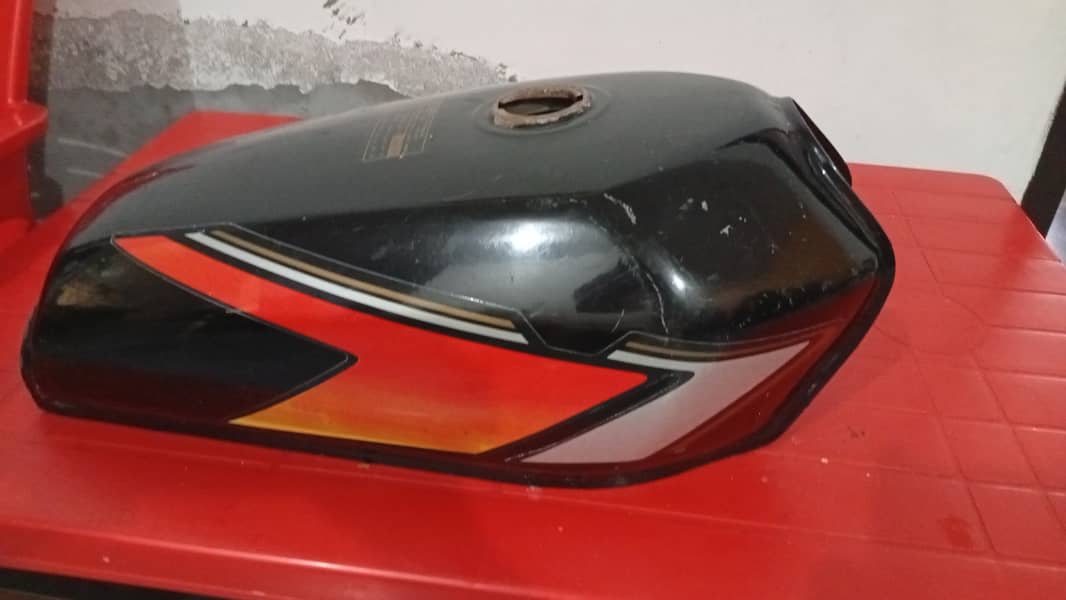 FUEL TANK FOR HONDA 125 BLACK COLOUR 0