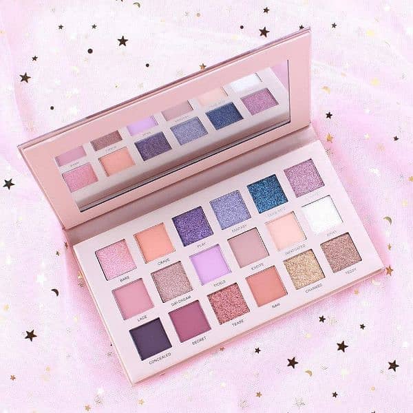 matte and glitter eyeshadow palate 1