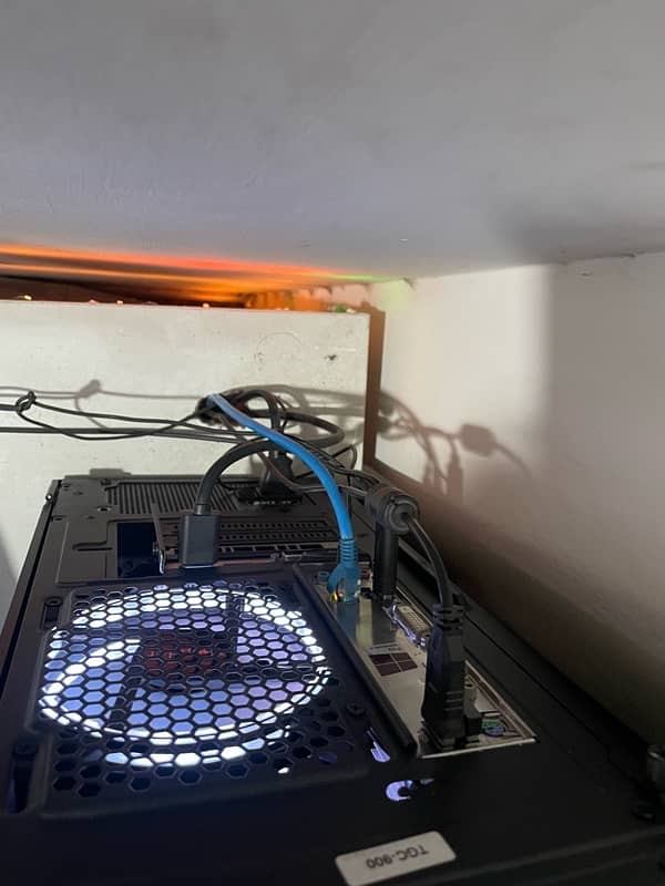 Gaming Pc And Setup With Monitor Keyboard Accesories 9
