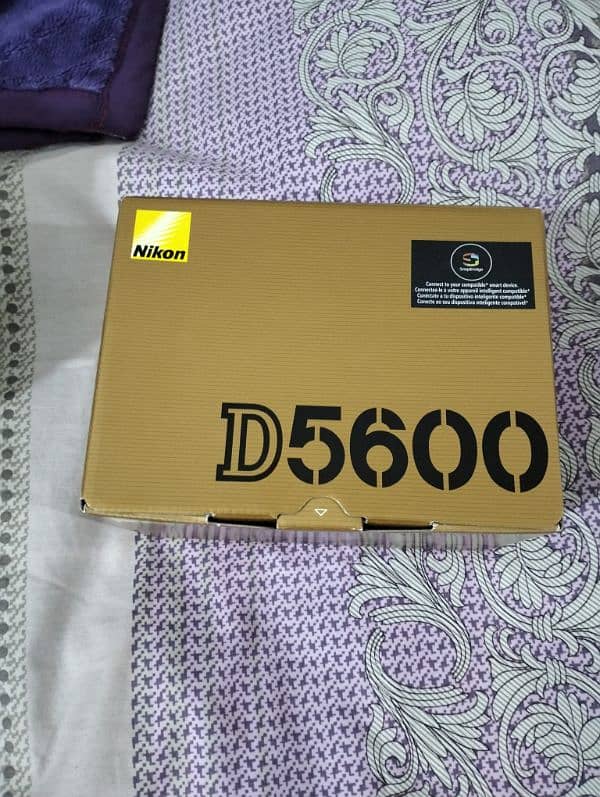 Nikon D5600 with 18-55mm lens and bag 0