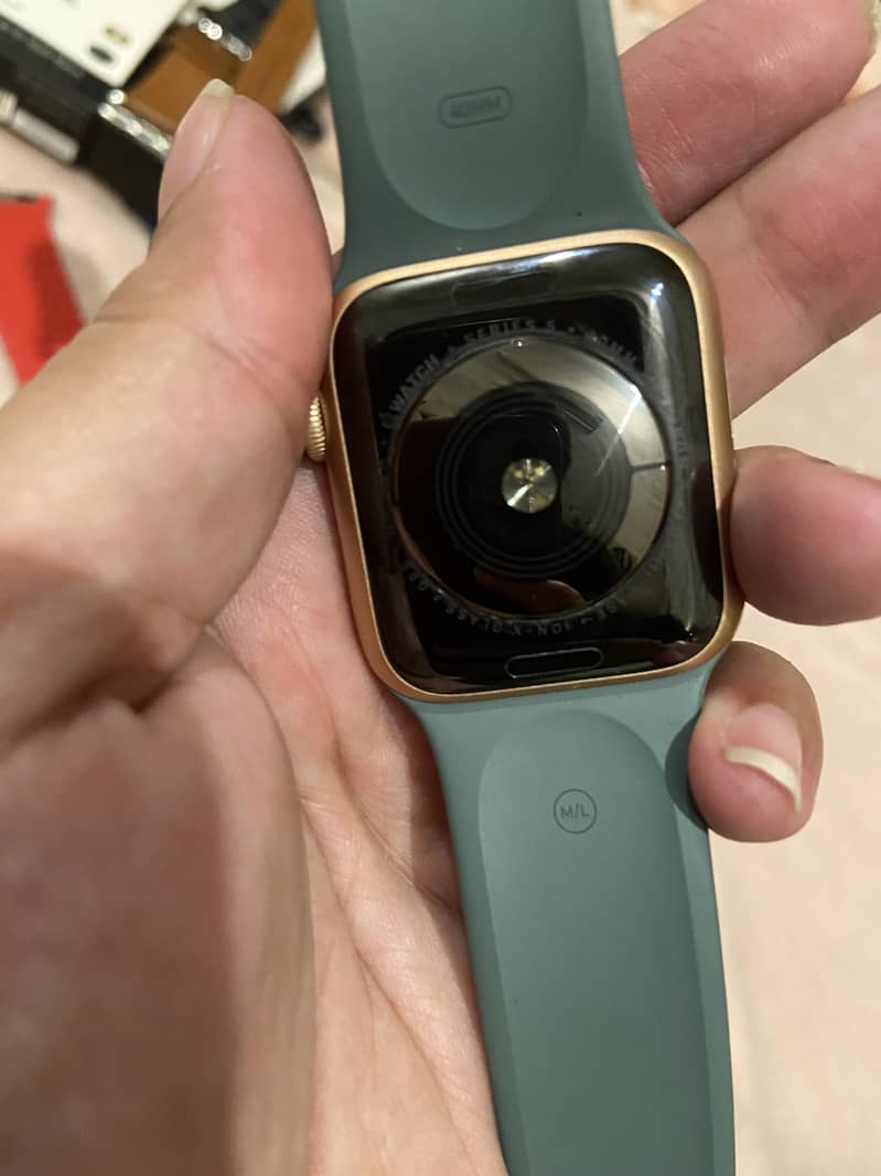 Apple series 5 smart watch 2