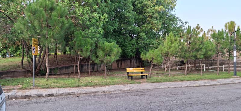 Beautiful 12 Marla Defense villa available for rent in DHA Phase 1 Islamabad 3