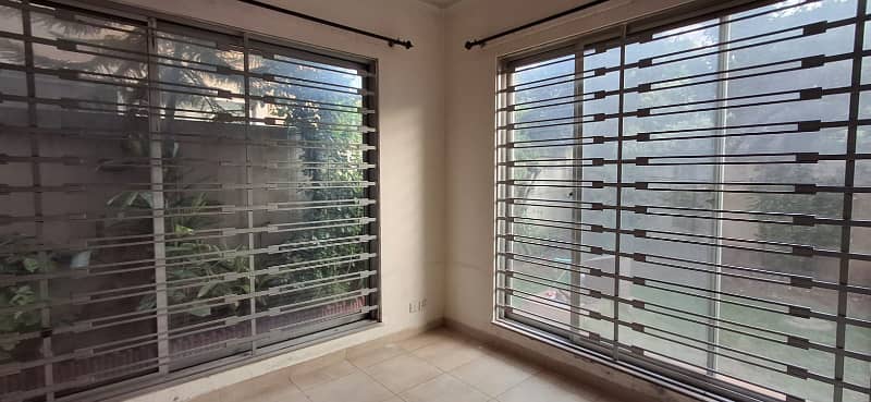 Beautiful 12 Marla Defense villa available for rent in DHA Phase 1 Islamabad 4