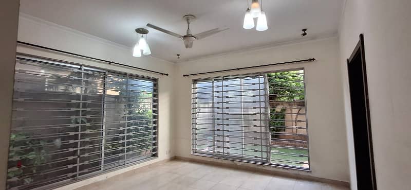 Beautiful 12 Marla Defense villa available for rent in DHA Phase 1 Islamabad 7