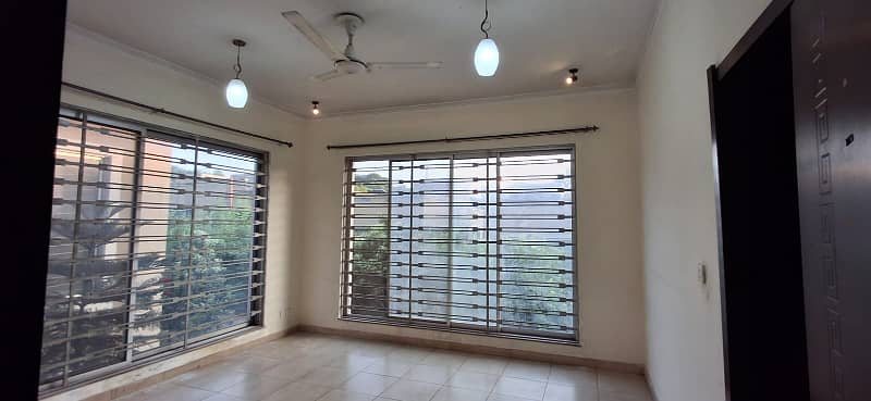 Beautiful 12 Marla Defense villa available for rent in DHA Phase 1 Islamabad 9
