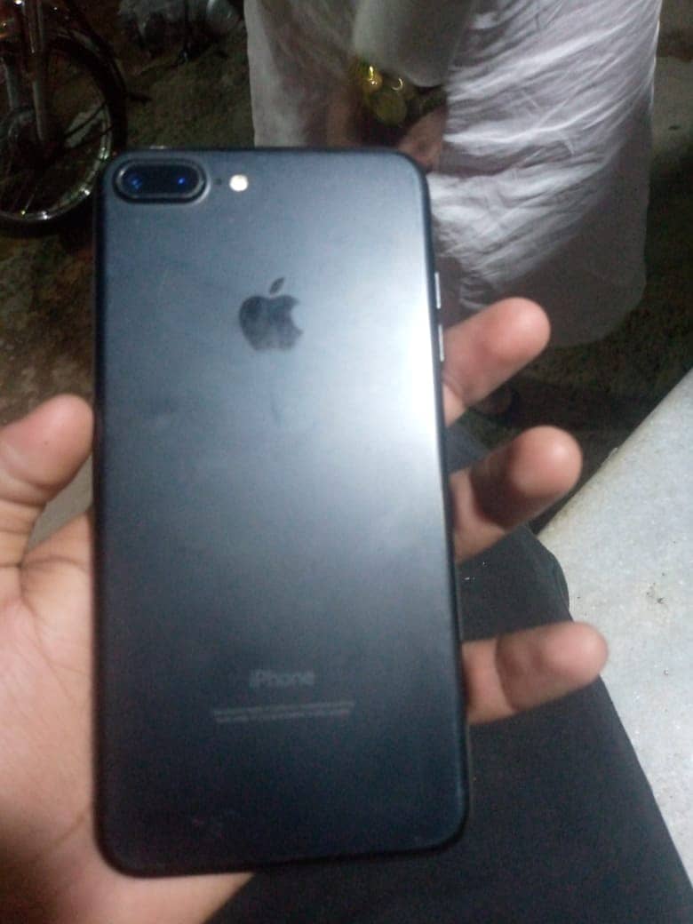 Apple iPhone 7 Plus 0