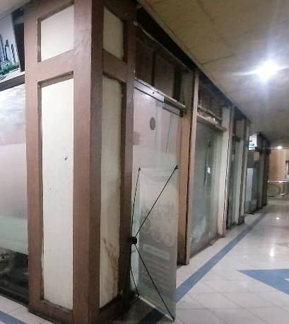 Corner Shop Spread Over 400 Square Feet In Siddique Trade Center Available 2