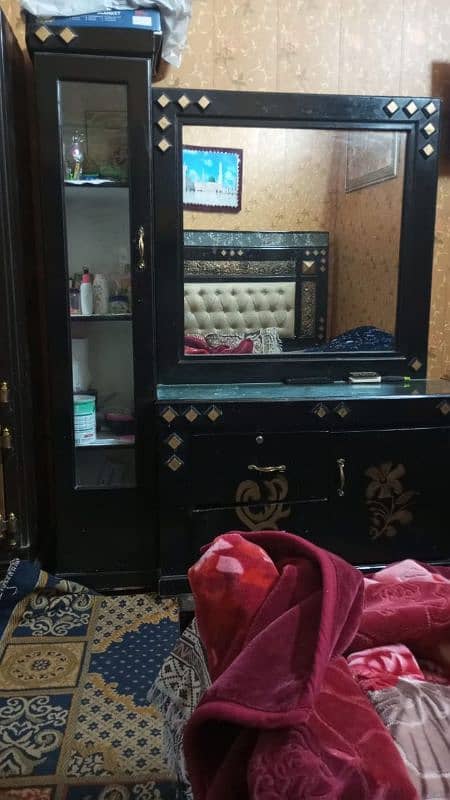 King Size bet set side tables +Mirror table+showcase 2