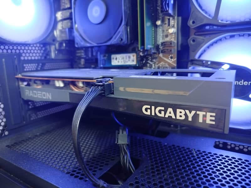 Gigabyte EAGLE RX 6600 8G Tri-Fan Graphics Card For Sale 1