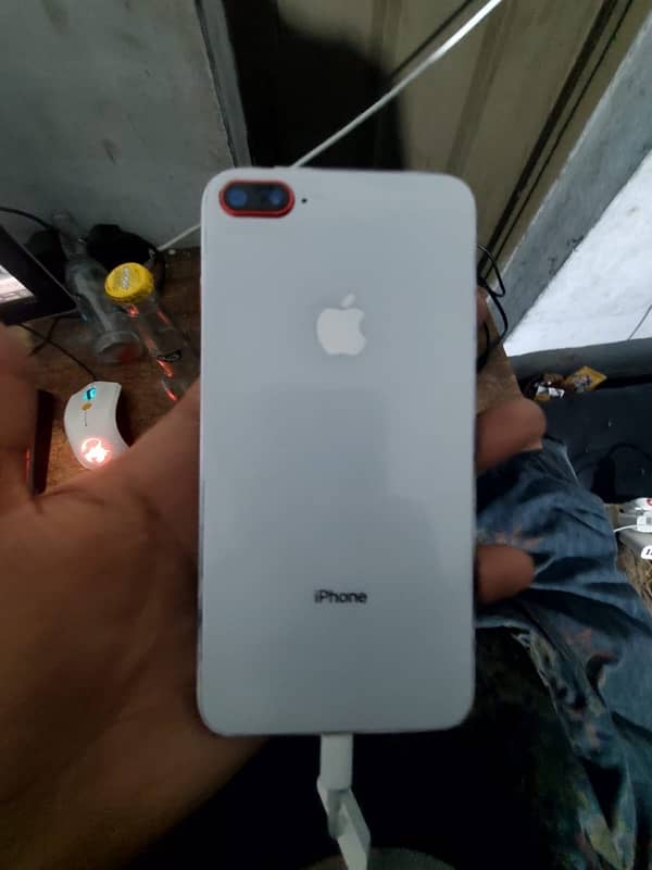 iPHONE 8 PLUS 5