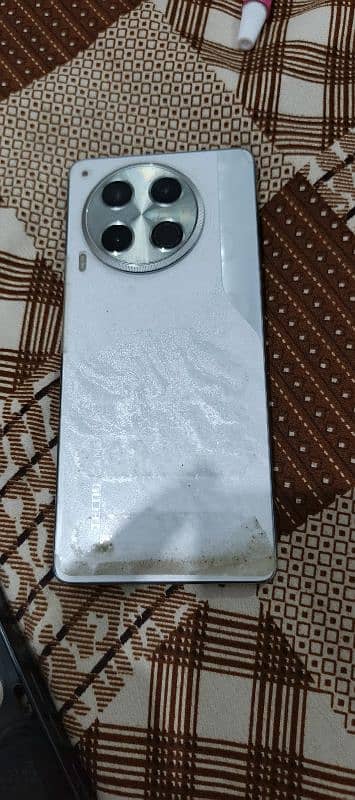 3 warranty all box items is available 12+12 Gb Ram 120 Hz 0