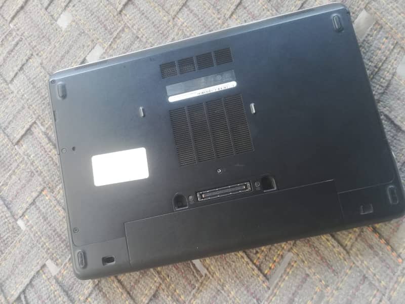 Dell l i5 4th Generation l 256Gb SSD l RAM8 GB l with orginal charger 3
