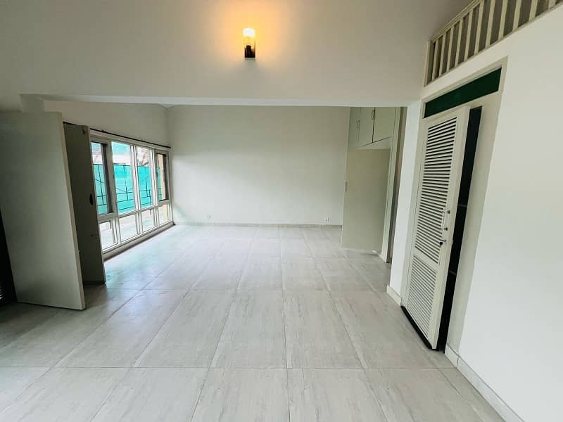 F-7 2 Kanal 4Bedrooms House For Rent 2 Kitchen 4