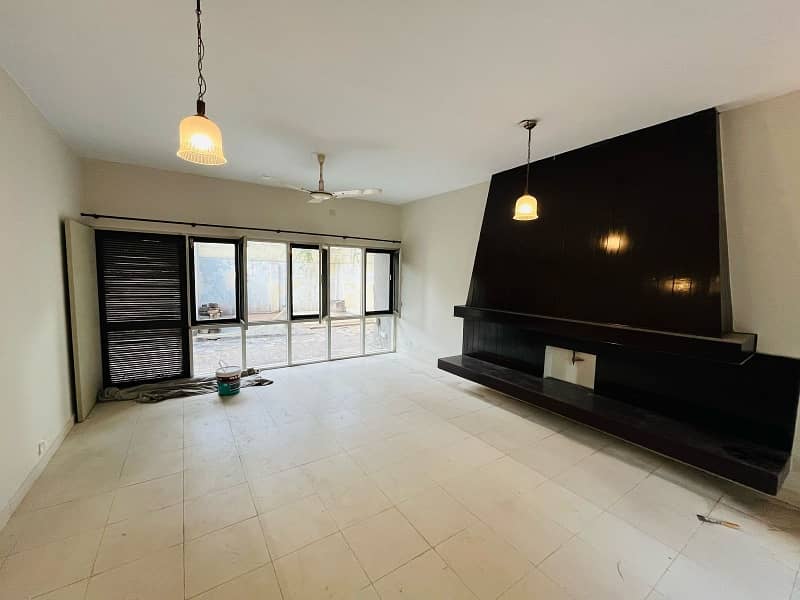 F-7 2 Kanal 4Bedrooms House For Rent 2 Kitchen 12