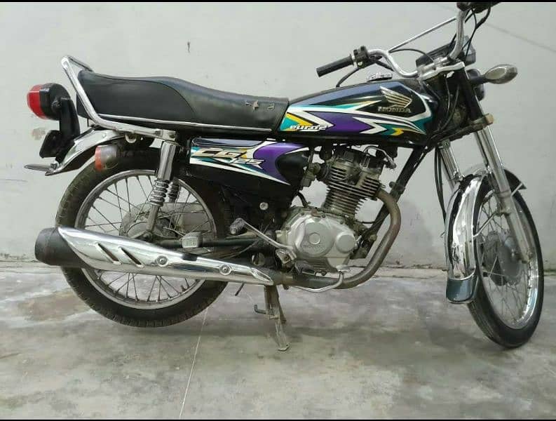 Honda 125 in a new condition 1