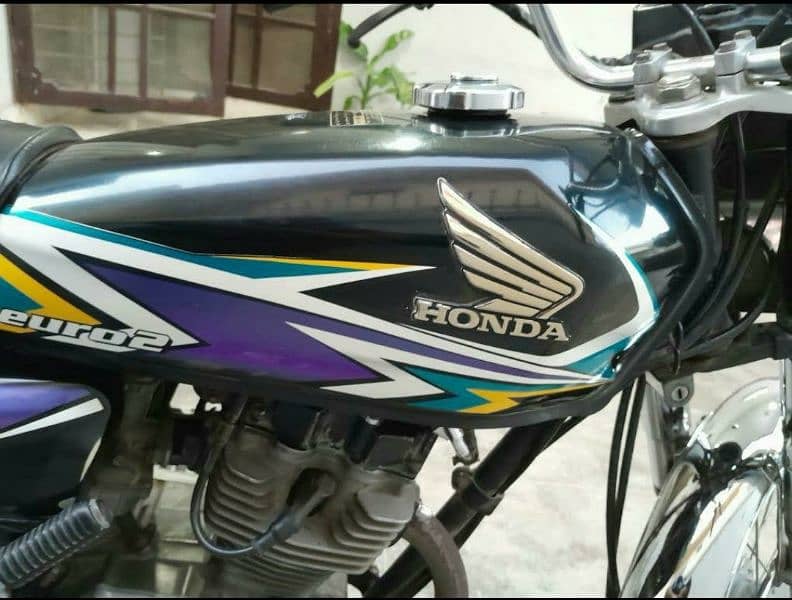 Honda 125 in a new condition 3