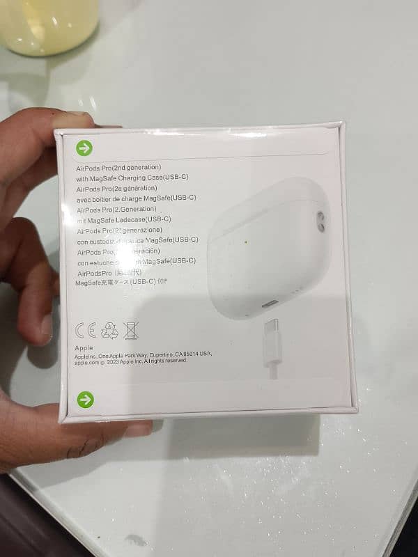 Apply Airpods Pro (2nd generation) 2