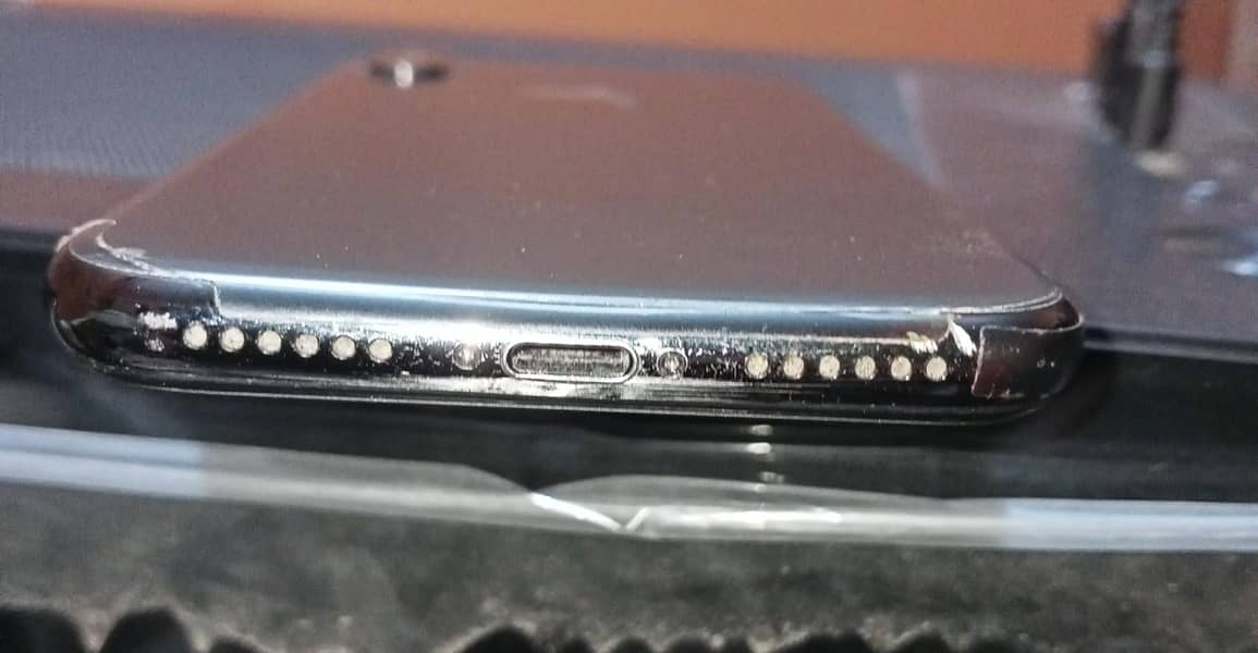 Apple iPhone X 5