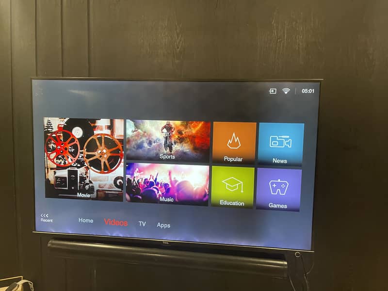 Tcl 43’’ Smart led TV Orignal Just like brand new 0