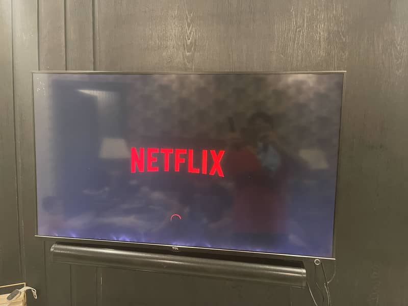 Tcl 43’’ Smart led TV Orignal Just like brand new 1