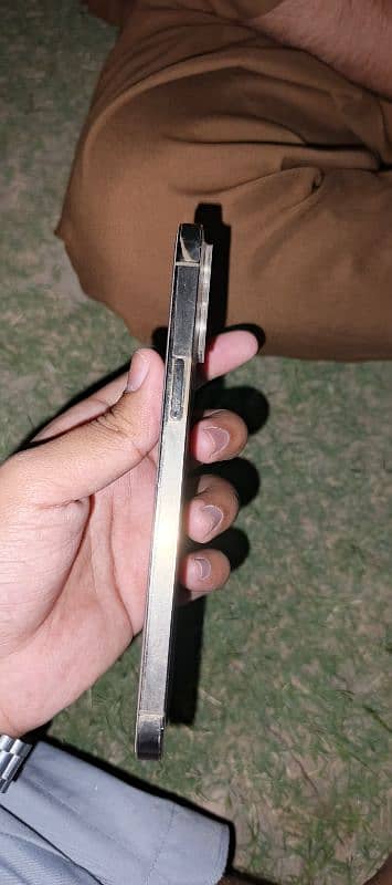 12 pro max 1 sim working 1