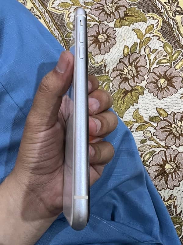 iPhone 11 64gb pta single sim 2