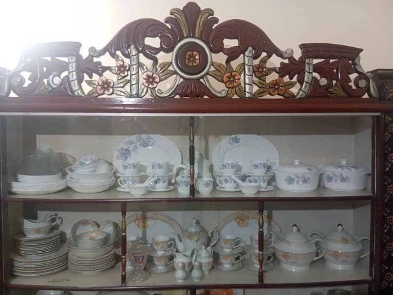 large showcase 0