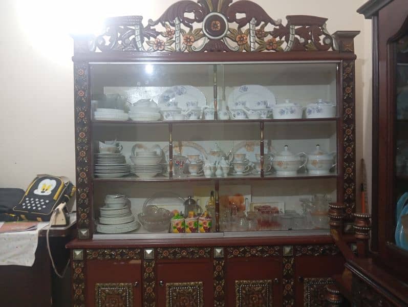 large showcase 4