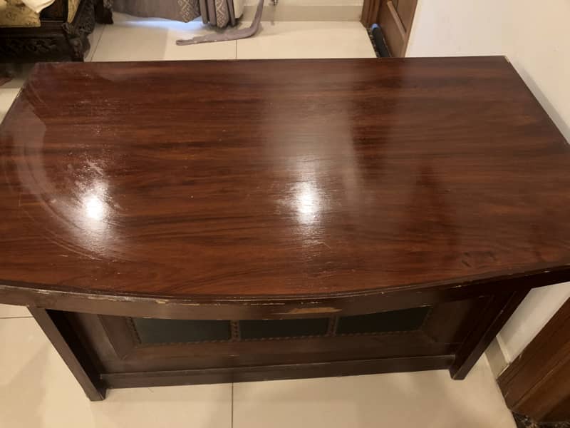 Office Table and sofa for sale 0
