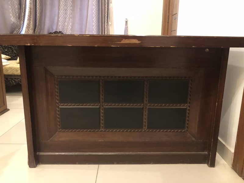 Office Table and sofa for sale 1