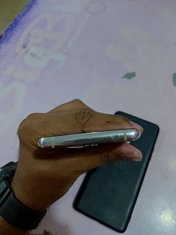 ONE PLUS 8 PRO 4