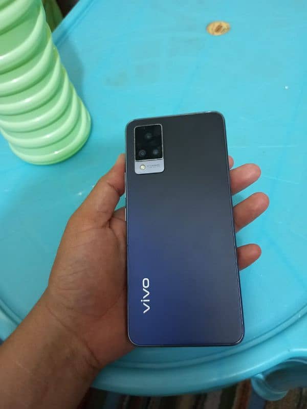 vivo. v21  set and charger 10/9 condition 8/128 (03215520005) 0