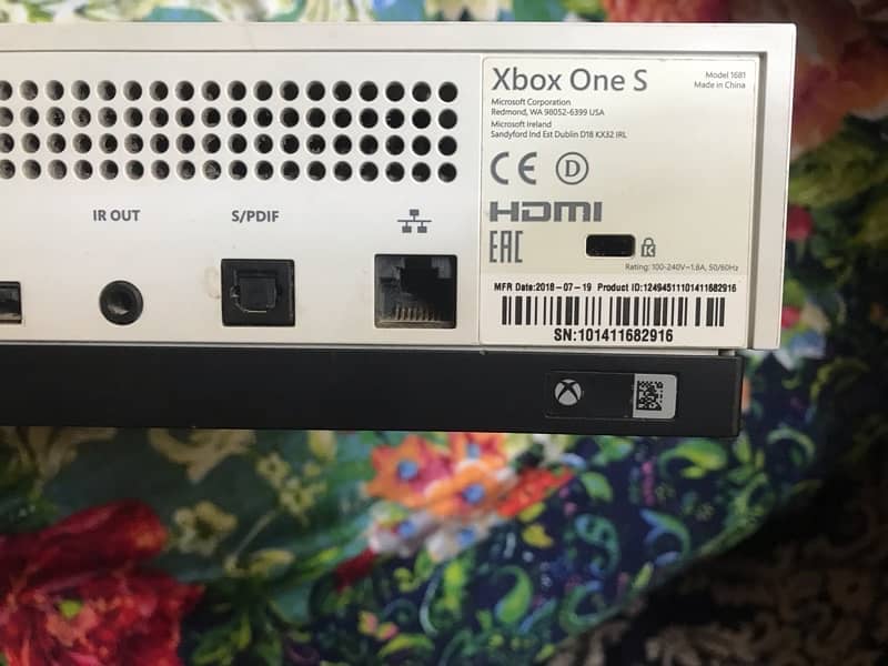 Xbox one s 1tb 4