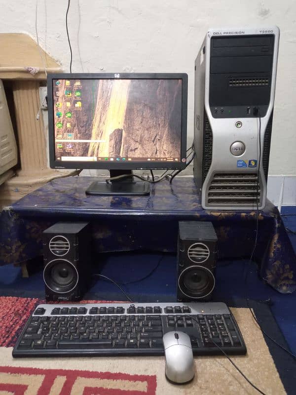 Hp LCD Le901 and CPU for sale. 0