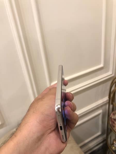 Samsung Galaxy S22 3