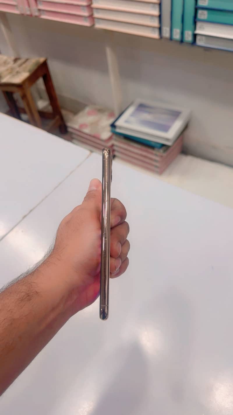 Iphone 11 pro max 2 sim pta approved 4