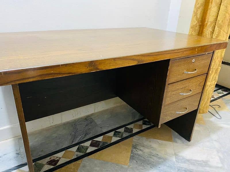 Office Table And Chairs For Sale. 0