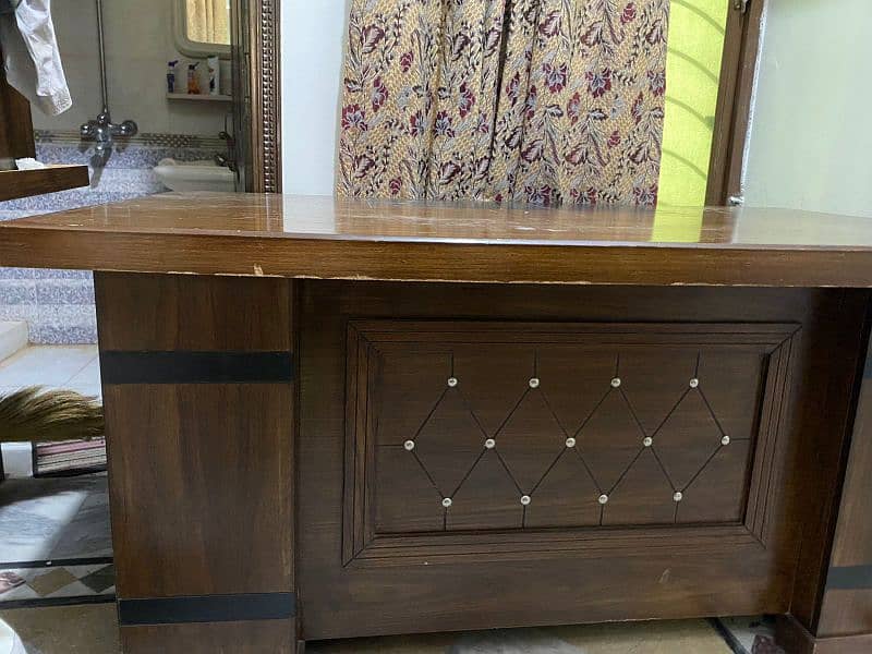 Office Table And Chairs For Sale. 1