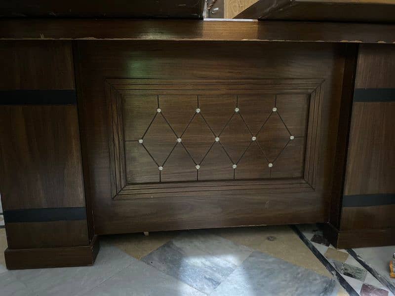 Office Table And Chairs For Sale. 4