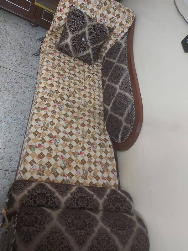 Dewan Sofa 2