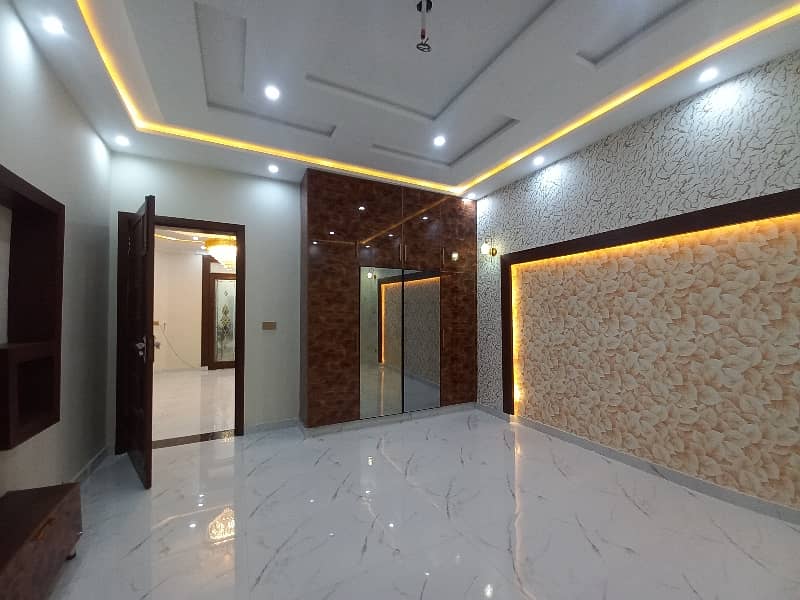 7 Marla Flats Available For Rents (Video Available) Location Samnabad bastami road lahore 0
