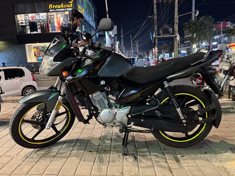 Yamaha YBR 125 Bluish Gray Color 5